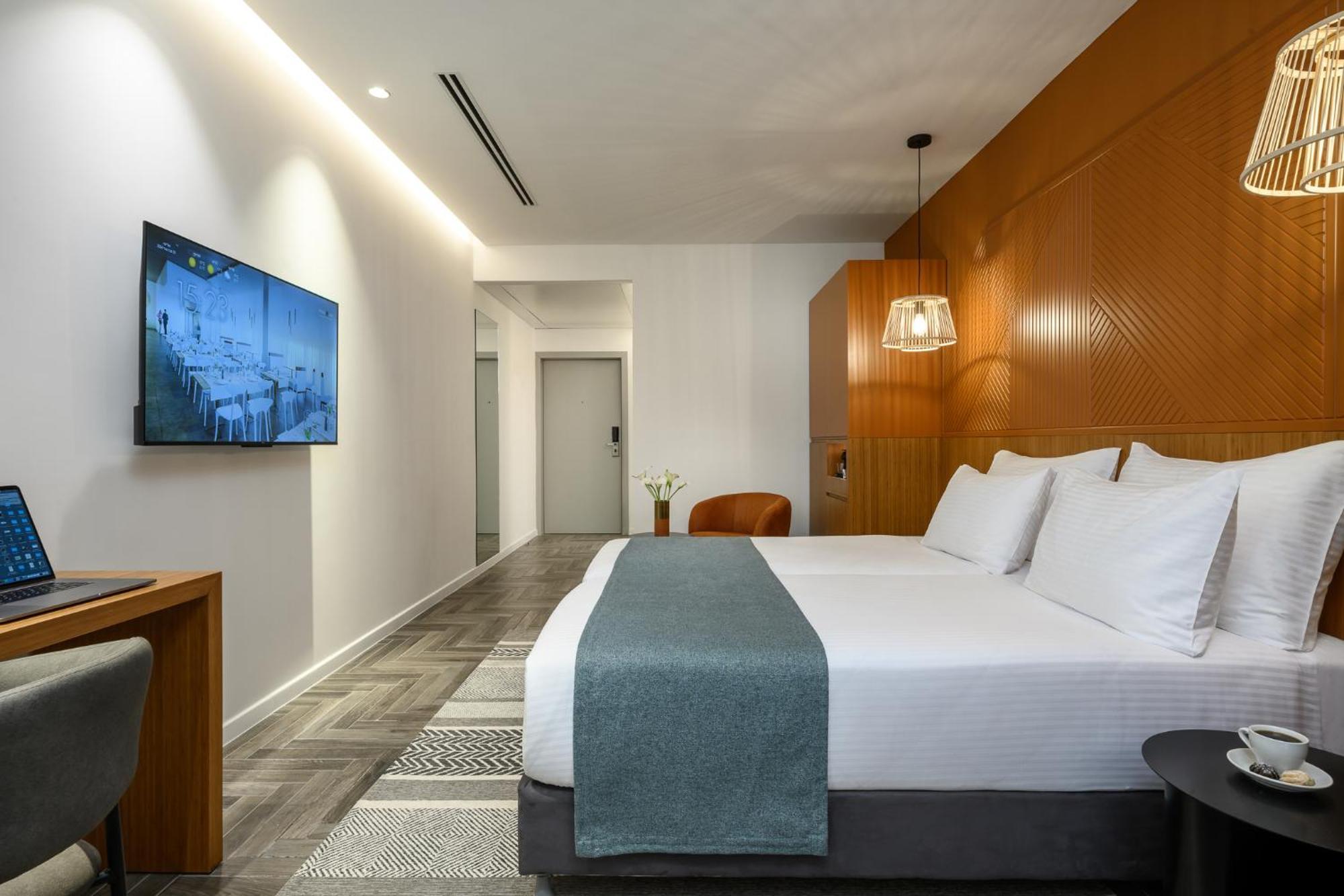 Prima Link Hotel Petach Tikva Exterior photo
